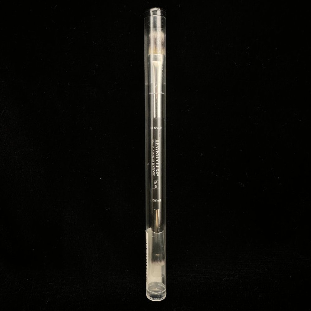 IT Cosmetics HEAVENLY LUXE™ NO-TUG™ DUAL EYESHADOW BRUSH No. 5